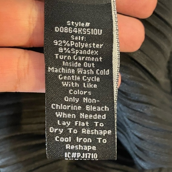 NWT sanctuary off shoulder velvet dress - Picture 7 of 9